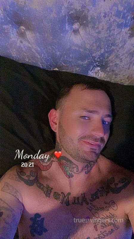 player_aq8607_68959 swinger picture