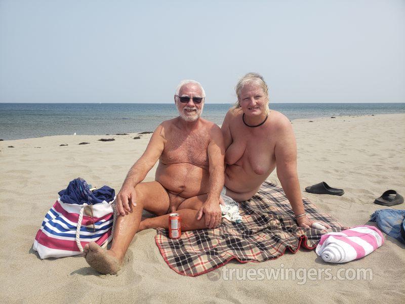 Kinky_Nudist_Couple swinger picture