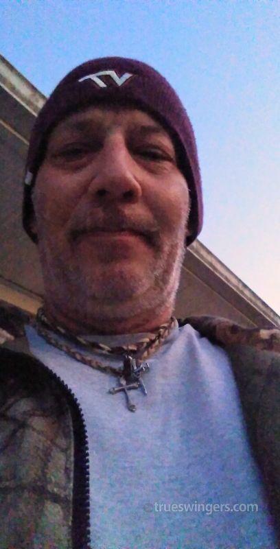 player_kl594 swinger picture