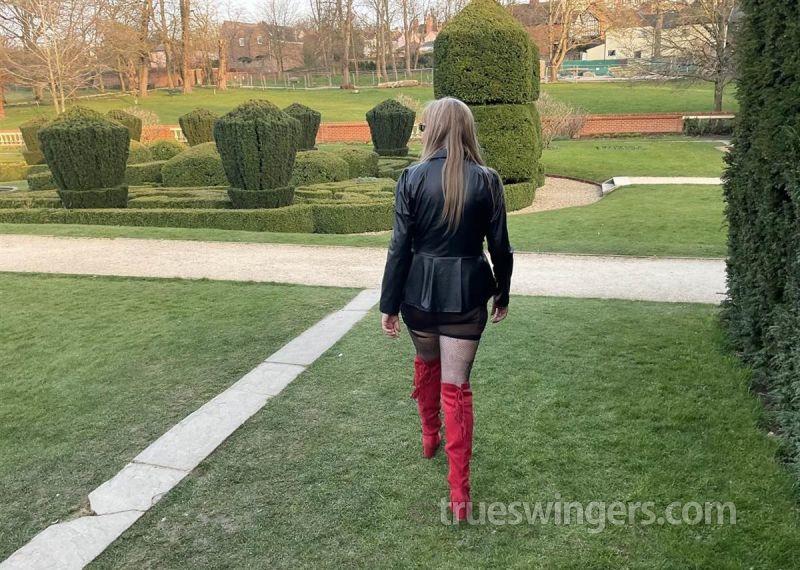 PressToPlay Profile on True Swingers