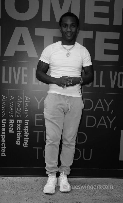 player_sm784 swinger picture