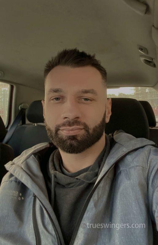player_zf9675 swinger picture