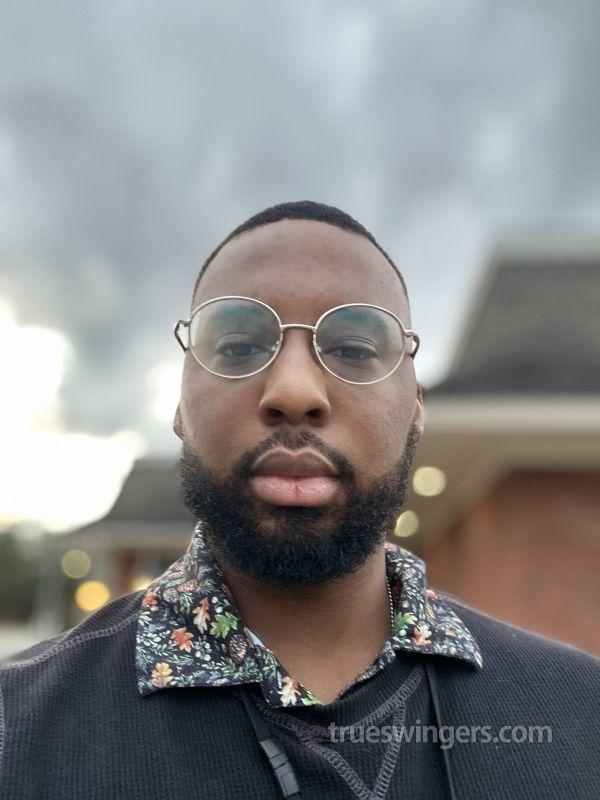 lover_up785 swinger picture