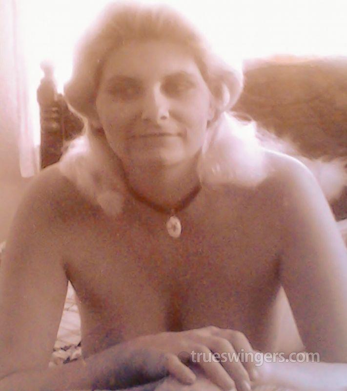 Sassy001 swinger picture