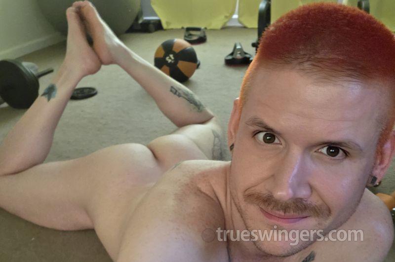 NutOnMyButt swinger picture