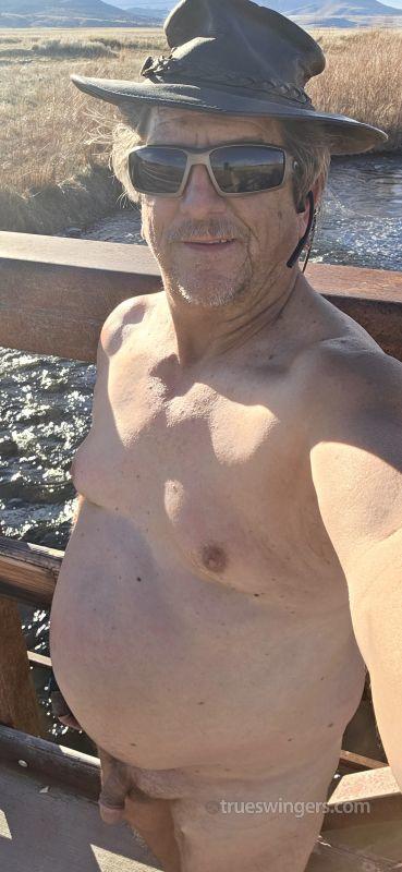 NudeTruckr swinger picture