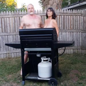 One naked swinger