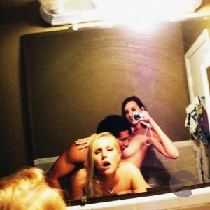 Solo group of swingers